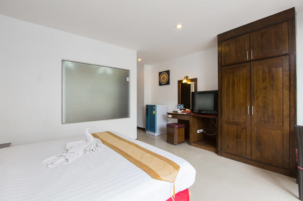 Thai Siam Patong Exterior photo